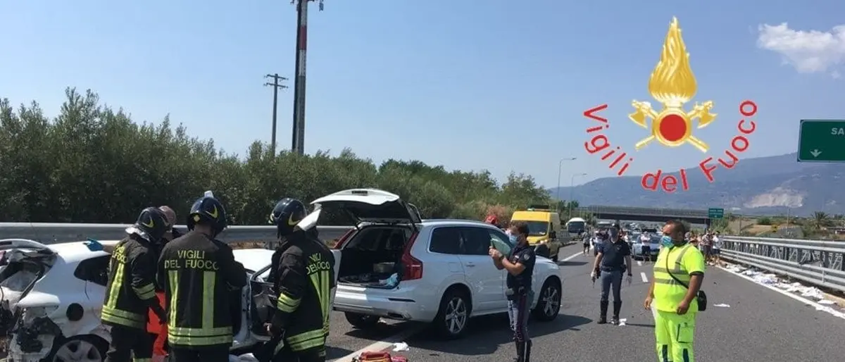 Incidente sull’autostrada tra Lamezia e Pizzo: due persone ferite, una in modo grave
