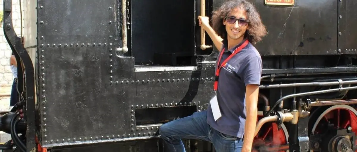 Roberto, lo scapigliato signore dei treni con la Calabria nel cuore