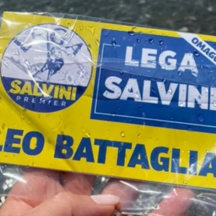 Dall’elicottero santini elettorali e mascherine in mare: l’inquinante trovata di un leghista cosentino