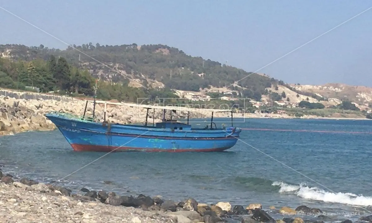 Migranti, nuovo sbarco nel Reggino: subito soccorsi ma alcuni sono si sono allontanati