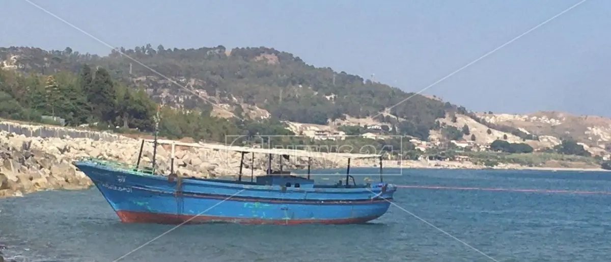 Migranti, nuovo sbarco nel Reggino: subito soccorsi ma alcuni sono si sono allontanati
