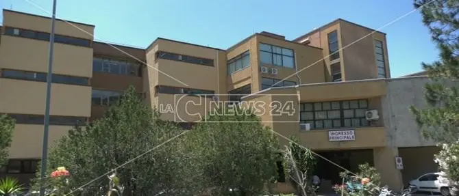 Ospedale Cetraro, Aieta: «Cure negate per responsabilità dell’Asp, Longo si svegli»