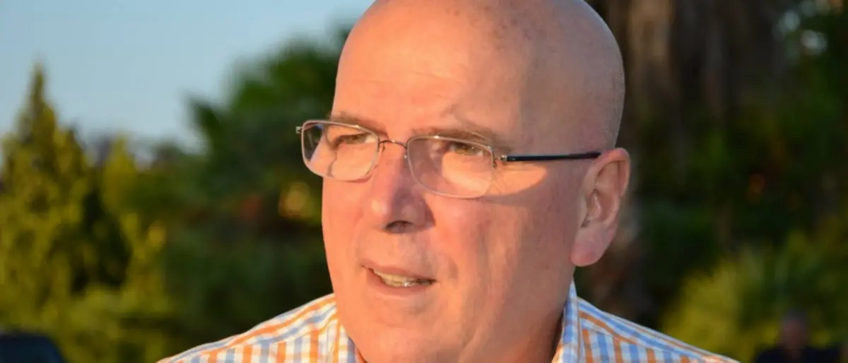 Elezioni Calabria, Mario Oliverio chiude con de Magistris e si candida a presidente