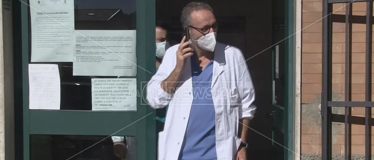 Cosenza, anziana abbandonata in pronto soccorso: la replica dell’Azienda Ospedaliera