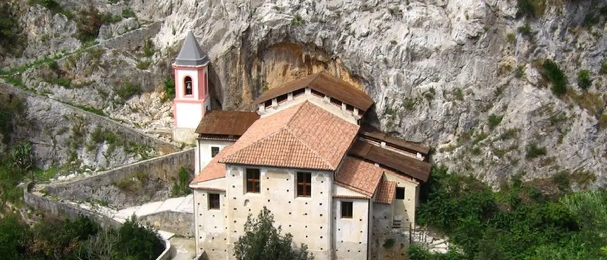 Papasidero, il fascino del Santuario della Madonna di Costantinopoli