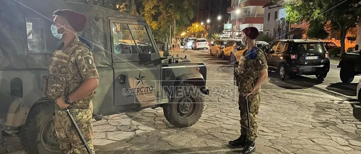 Covid, stretta sulla movida nel Tirreno cosentino: in campo anche l’Esercito