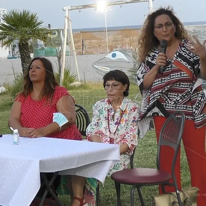 Elezioni Calabria, Bruni strizza l’occhio a Oliverio e lancia un appello «agli amici del centrosinistra»