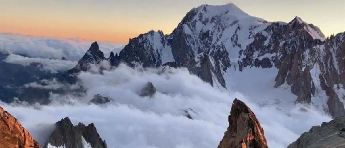 Monte Bianco, sopravvive dopo una caduta da 30 metri: «Pensavo a mia moglie e al mio cane»