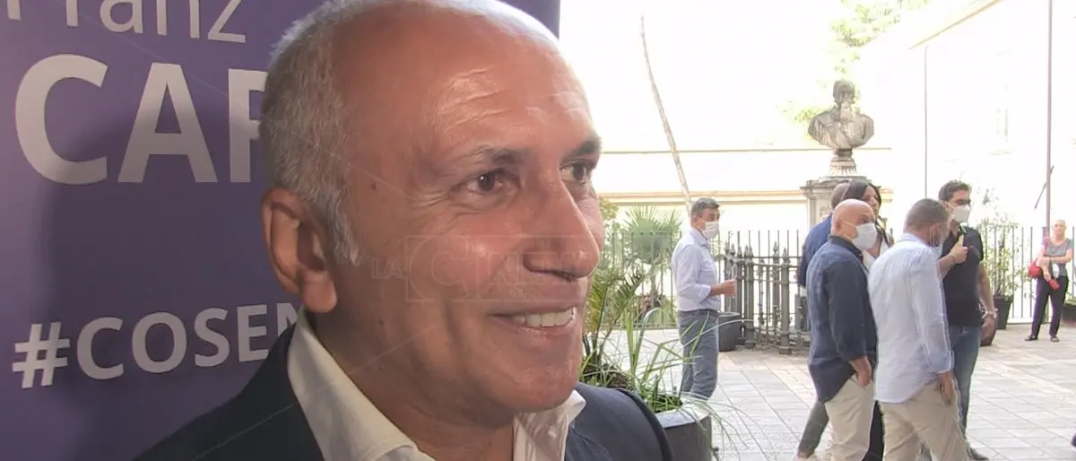 Comunali Cosenza, il M5S “convoca” Franz Caruso: prende forma il sostegno alla sua candidatura