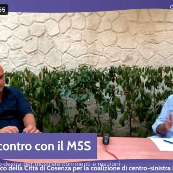Elezioni Cosenza, ore di riflessione per il M5S. Ma Franz Caruso avverte: «Non faccio passo indietro»