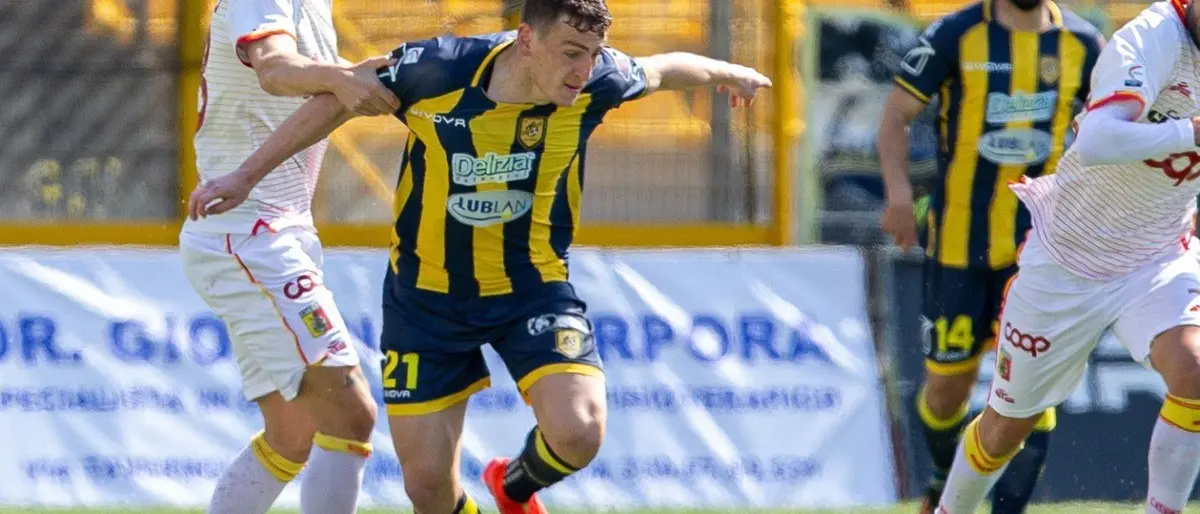 Vallocchia è del Cosenza. Trattativa lampo per il centrocampista