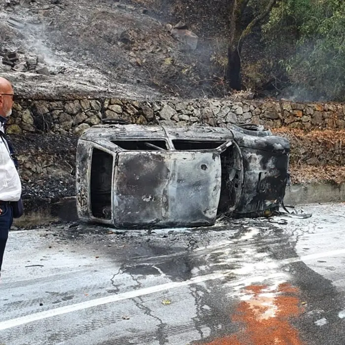 Incidente alla cronoscalata di Luzzi: auto in fiamme ma nessuna conseguenza per il pilota