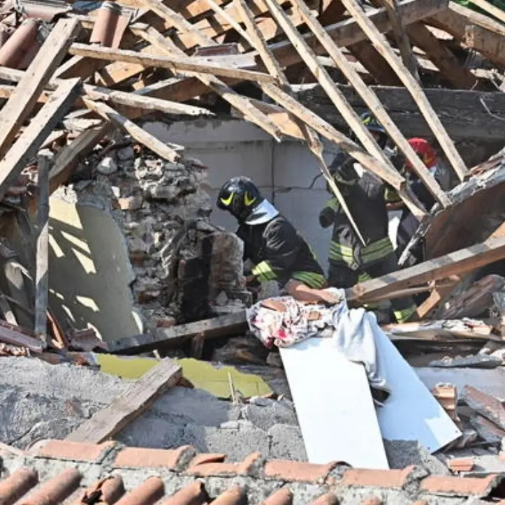 Crolla palazzina a Torino: morto un bimbo di 4 anni, ferite 3 persone