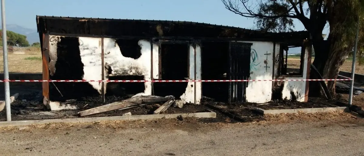 Incendio doloso al Parco archeologico di Sibari, il sindaco di Cassano: «Combattiamo insieme»