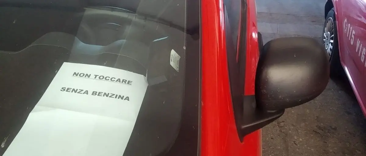 Vigili del fuoco, l’Usb: «A Catanzaro mezzi senza benzina in piena emergenza incendi»