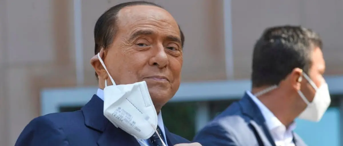 Silvio Berlusconi ricoverato all’ospedale San Raffaele per controlli post Covid