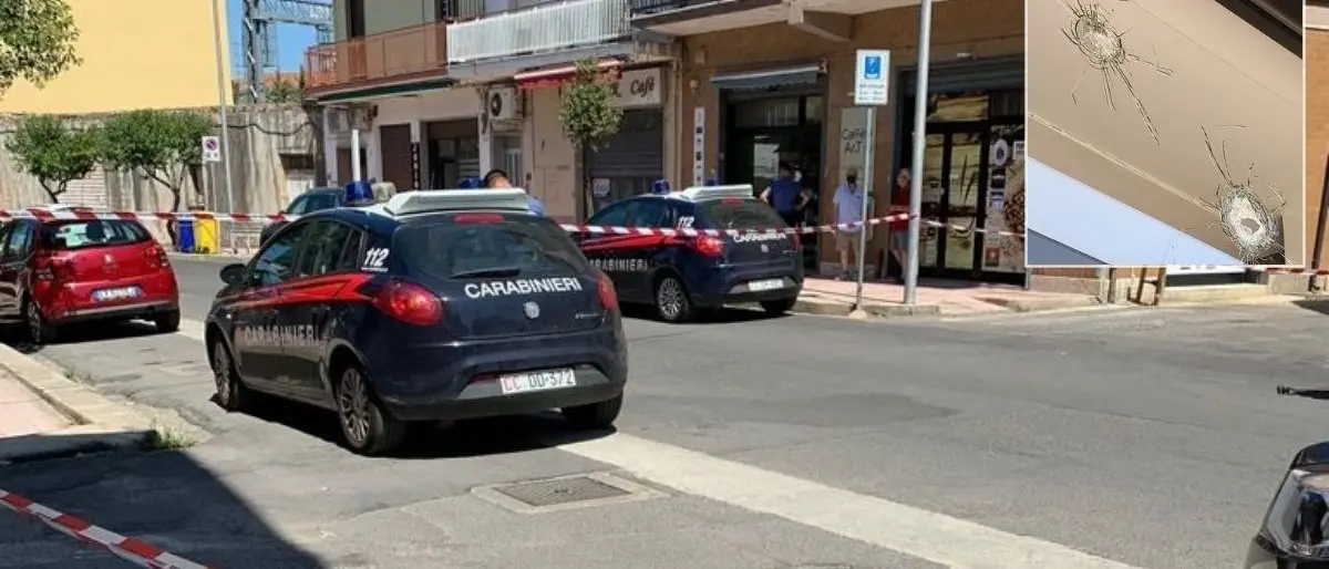 Sparatoria in centro a Corigliano Rossano, uomo ferito da alcuni colpi di pistola: è grave