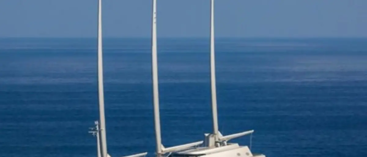 Vibo Marina, lo yacht a vela più grande al mondo getta le ancore nella rada Santa Venere