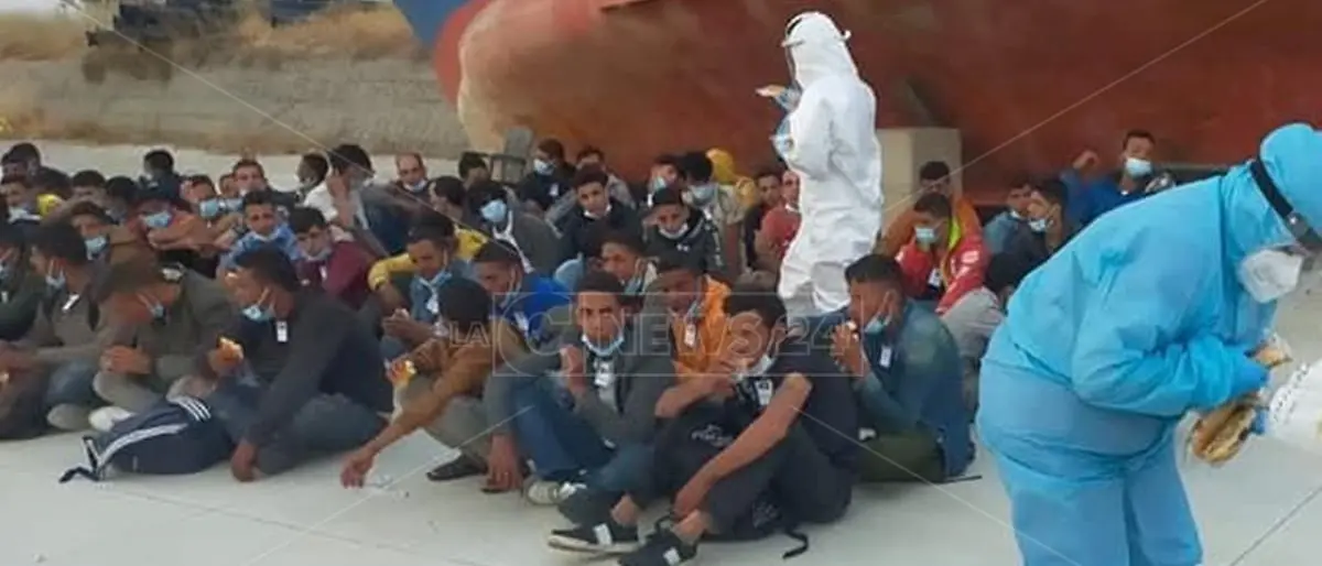 Nuovo sbarco a Roccella Ionica, giunti 80 migranti
