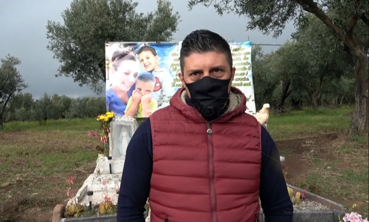 «Pugni e calci a Stefania», a processo il marito della donna morta con i due figli nell’alluvione a Lamezia