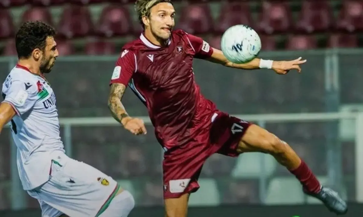 Serie B, Reggina-Ternana: spettacolo, gol ed espulsioni. Alla fine è 3-2