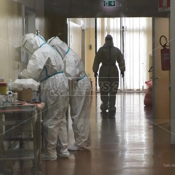 Covid, in Calabria 195 nuovi positivi e 3 decessi nel bollettino: salgono ancora i ricoveri