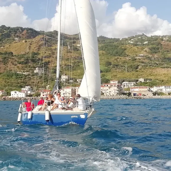 Mare e disabilità, successo per l’evento di inclusione in scena al porto di Cetraro