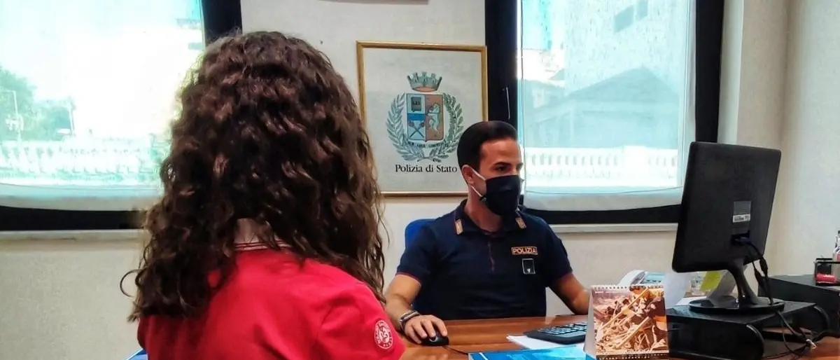 Reggio Calabria, violenta e ricatta la sua ex fidanzata per anni: arrestato un 23enne