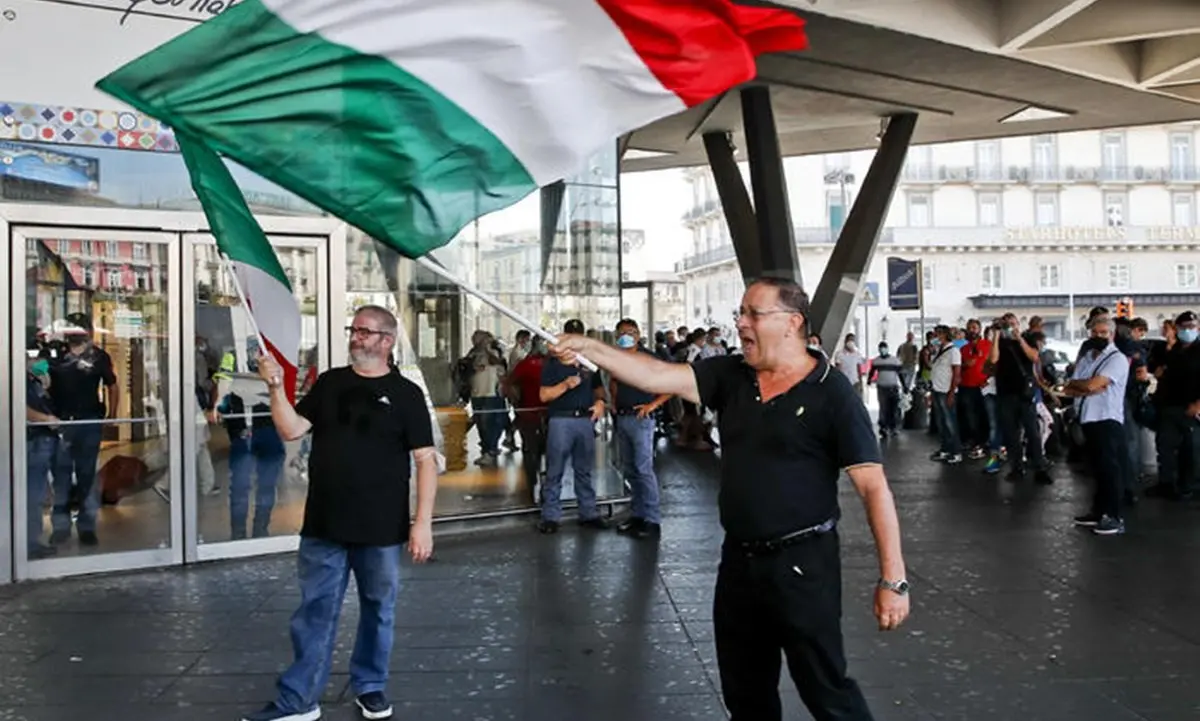 Green pass, le proteste nelle stazioni sono un flop: pochissimi i manifestanti