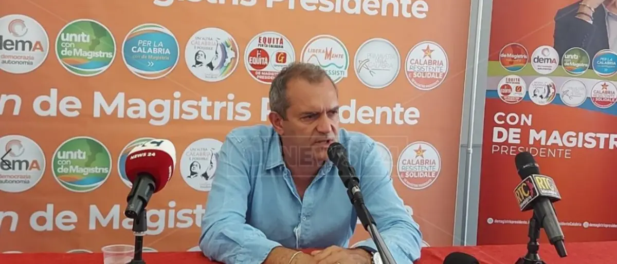 Elezioni Calabria, le liste a sostegno di Luigi de Magistris: i nomi