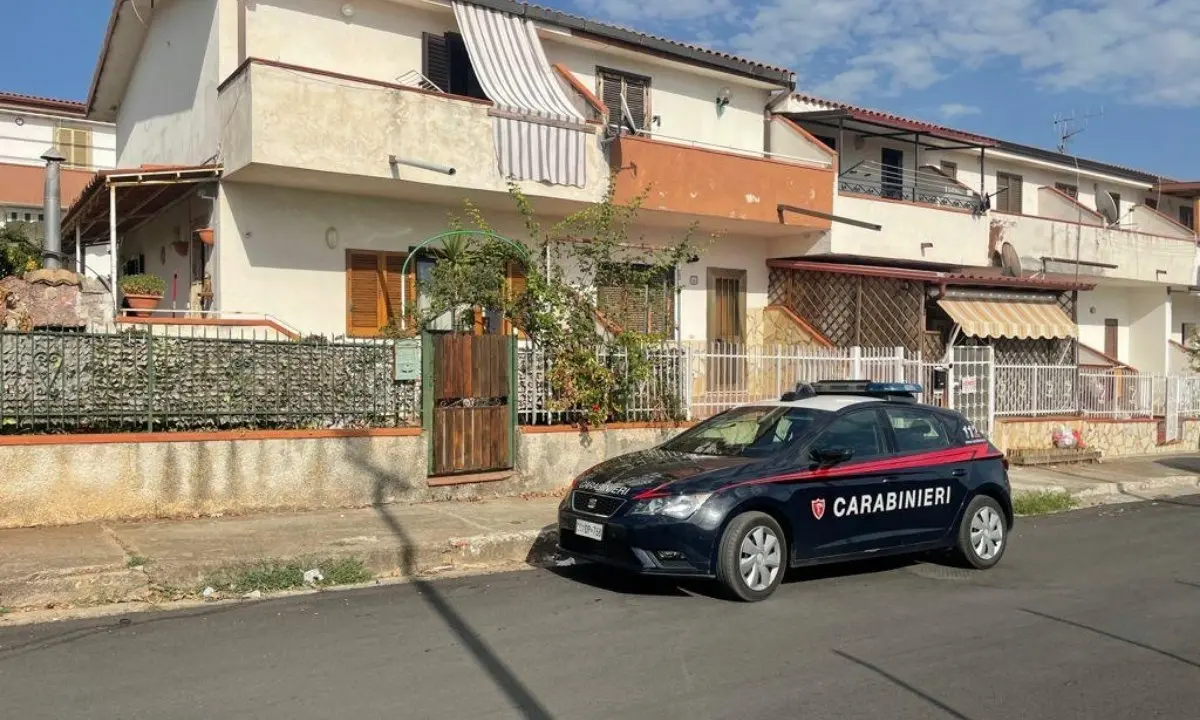 Camorra, arrestati a Scalea due latitanti vicini al clan Mazzarella: si nascondevano in una villetta