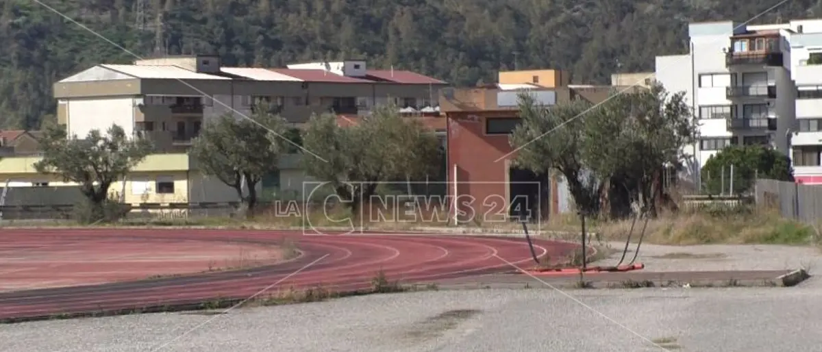 Crotone, strutture sportive: al via i bandi per la gestione del Palakrò e del Settore B