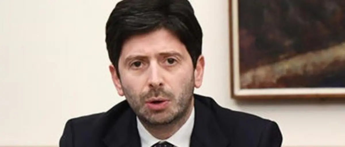 Vaccino anti-Covid, Speranza: «Non è esclusa l’introduzione dell’obbligo di vaccinazione»