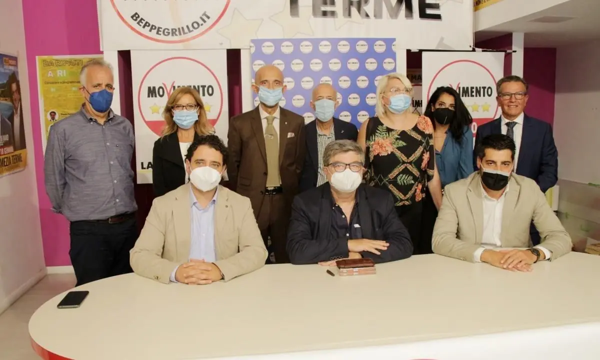 Elezioni Calabria, il M5s presenta i candidati dell’area centrale: «Conte garante di ogni nome»