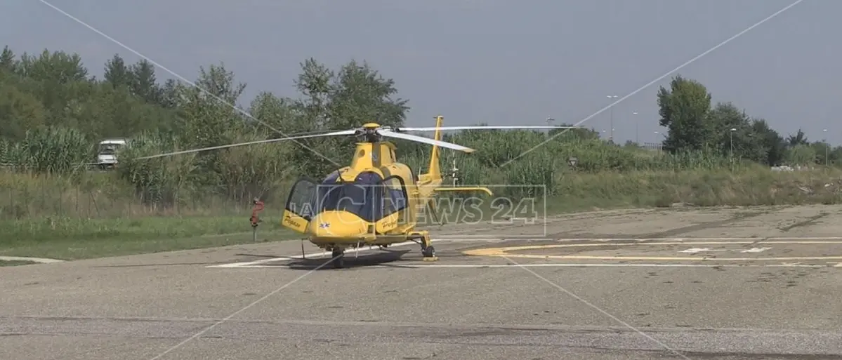 Incidente a Corigliano, trentenne precipita dal tetto: trasferito d’urgenza a Cosenza