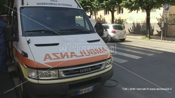 Incidente sulla statale 106 a Corigliano Rossano, un ferito