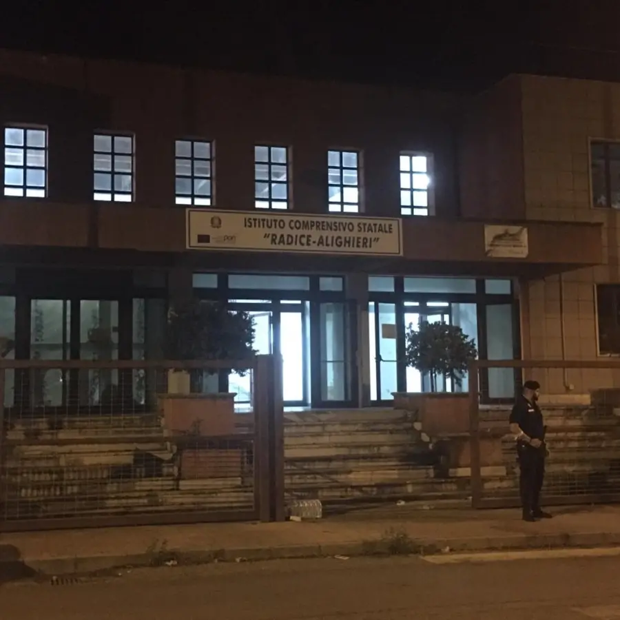 Sbarco a Reggio, rientra la protesta dei residenti: parte dei migranti ospitati in tendostrutture al porto