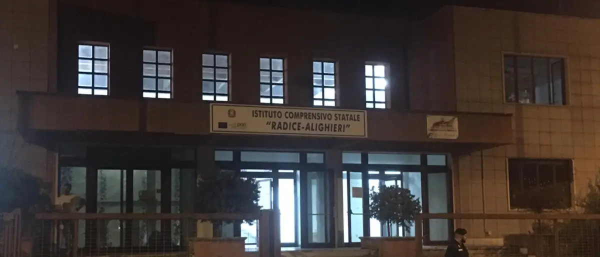 Sbarco a Reggio, rientra la protesta dei residenti: parte dei migranti ospitati in tendostrutture al porto