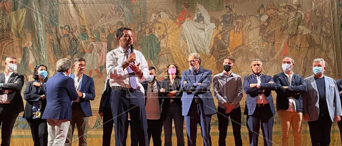 Salvini a Cosenza: «Abbiamo già vinto, ma io voglio stravincere»