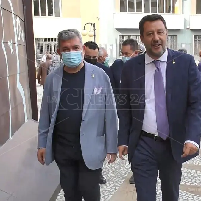 Salvini a Castrovillari: «Mentre noi ci occupiamo di problemi seri Letta pensa alla cannabis»