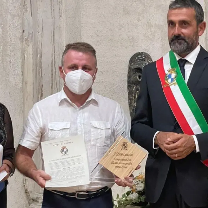 Anche al videoreporter di LaC Caracciolo la civica benemerenza della città di Tropea