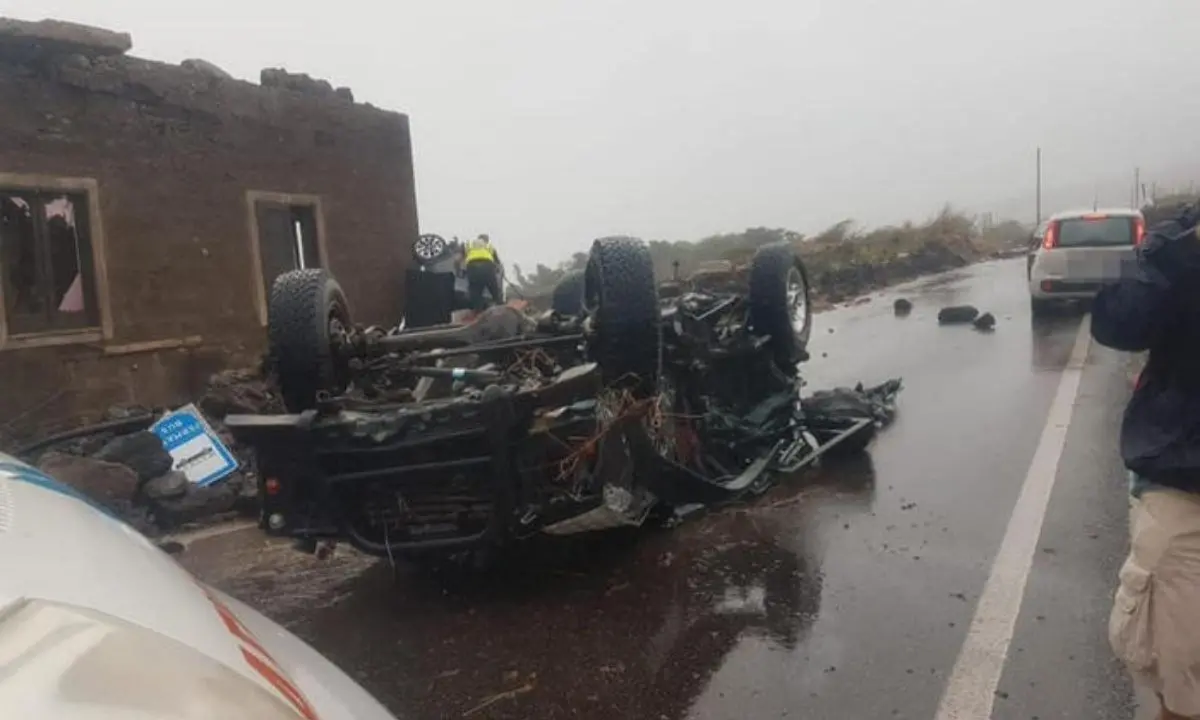 Maltempo, tromba d’aria si abbatte sull’isola di Pantelleria: 2 morti e 9 feriti