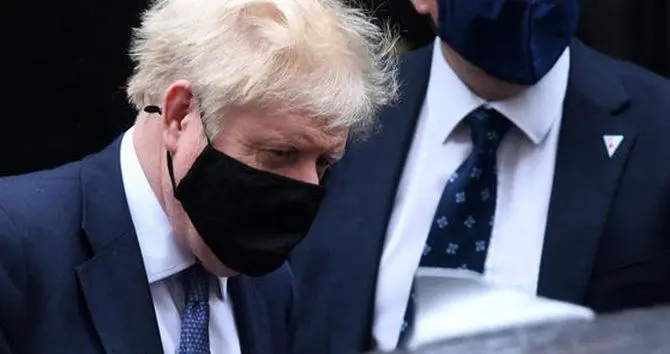 Covid, il premier britannico Johnson: «La pandemia non è finita, ma niente lockdown»
