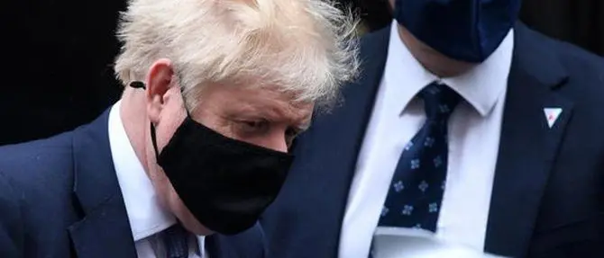 Covid, il premier britannico Johnson: «La pandemia non è finita, ma niente lockdown»