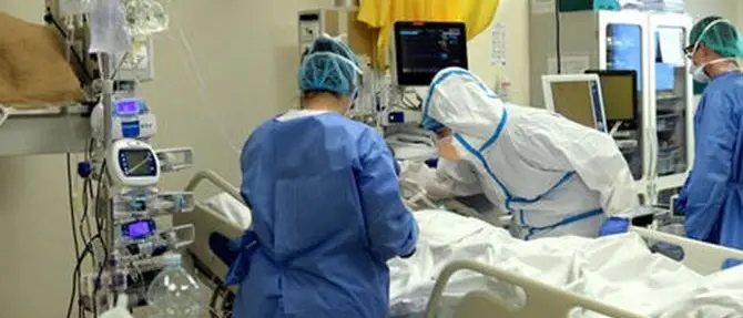 Covid, Calabria a rischio zona gialla: superata soglia critica di ricoveri in terapia intensiva