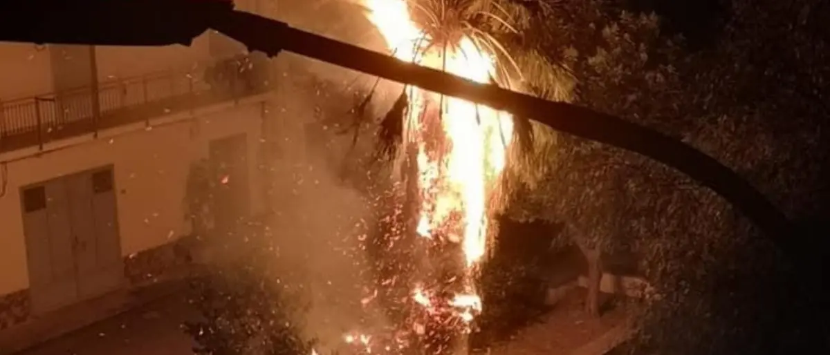 Cassano, atti vandalici e auto in fiamme: è allarme sociale a Lauropoli