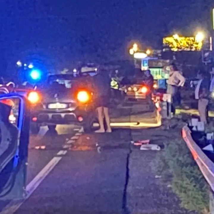 Corigliano Rossano, travolti da un’auto sulla Ss 106: due pedoni feriti ma non in pericolo di vita