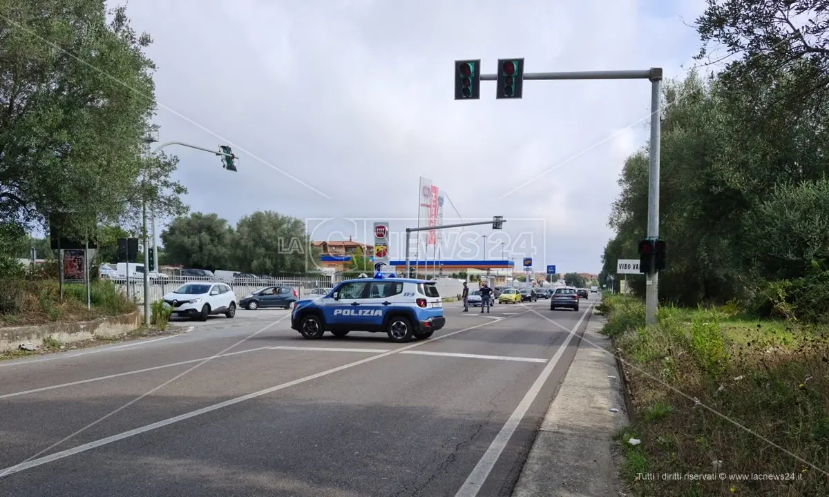 Incidente stradale sulla statale 18 a Vibo Valentia: due i feriti