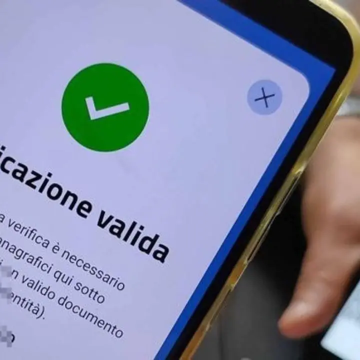 Cirò Marina, due persone senza Green Pass in un bar: locale chiuso per cinque giorni