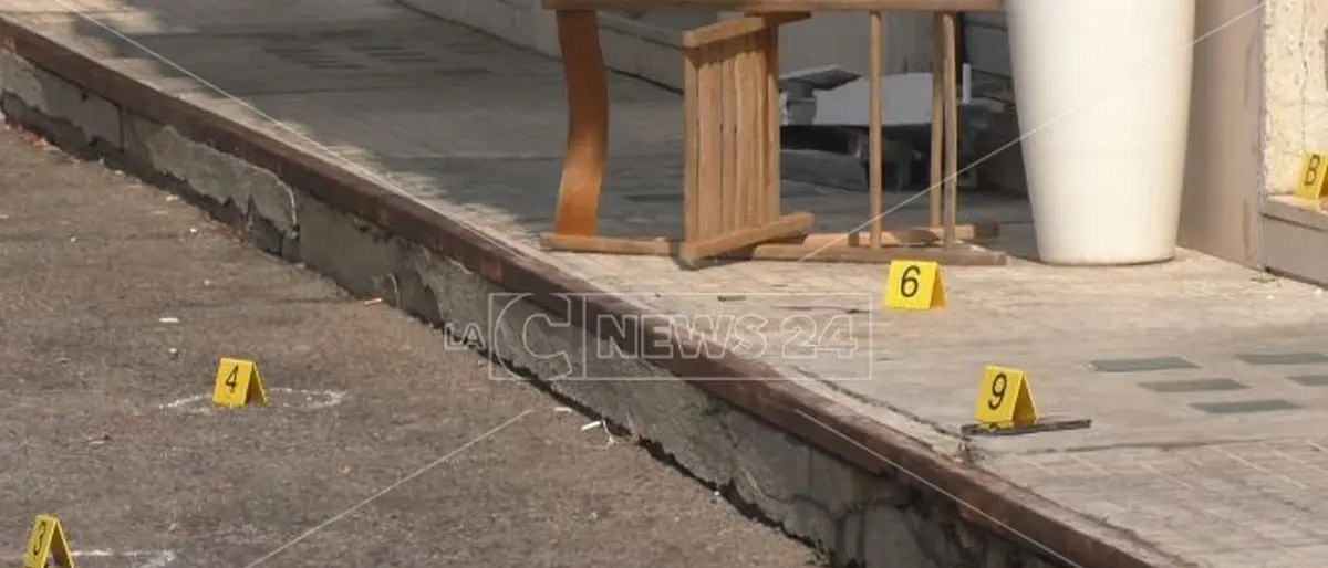 Omicidio Scarriglia a Crotone: controlli nelle palazzine site nei pressi del luogo dell’agguato